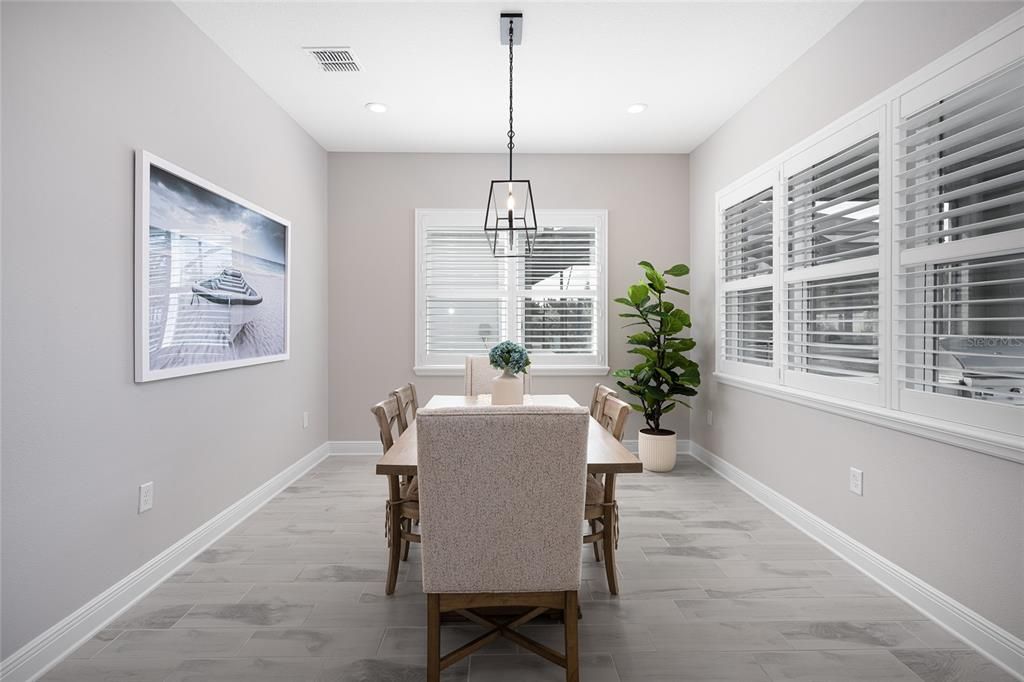 En Venta: $799,000 (3 camas, 2 baños, 2327 Pies cuadrados)