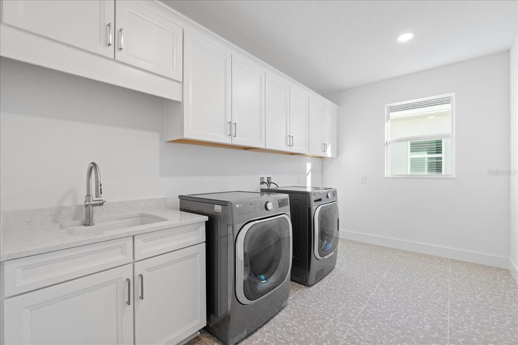 En Renta: $6,000 (3 camas, 3 baños, 2907 Pies cuadrados)