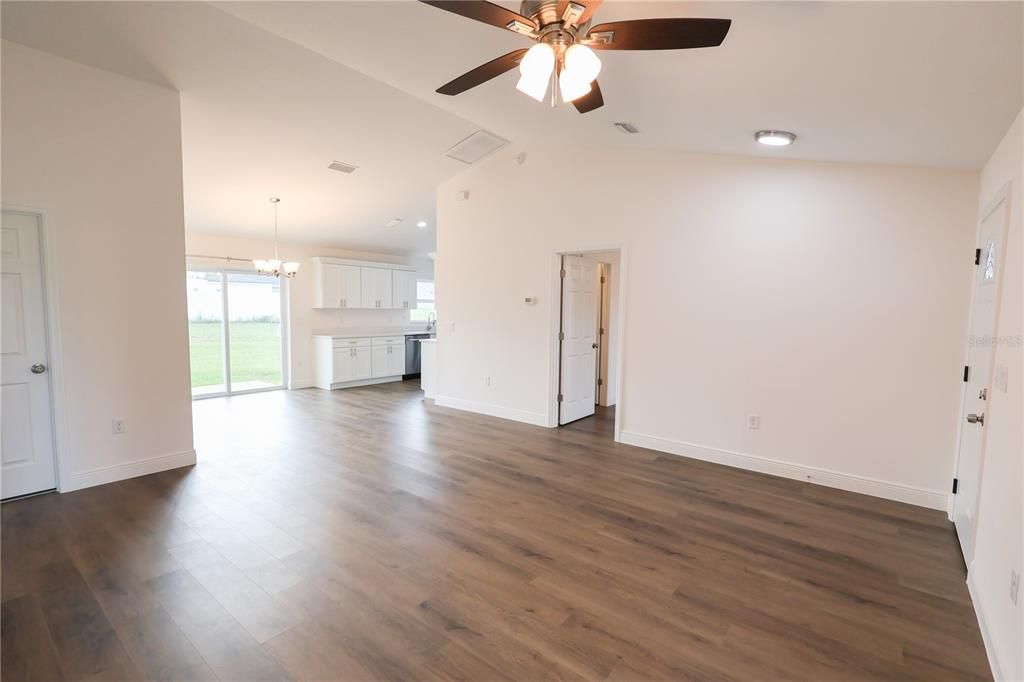 En Renta: $1,900 (3 camas, 2 baños, 1338 Pies cuadrados)