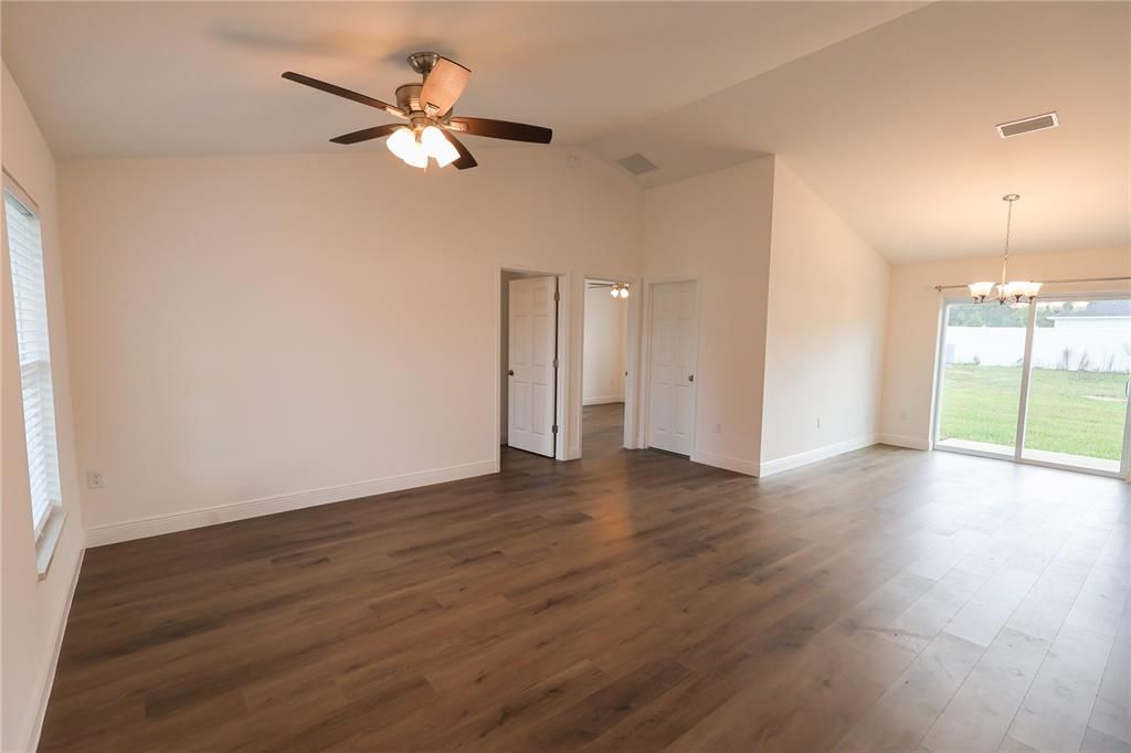 En Renta: $1,900 (3 camas, 2 baños, 1338 Pies cuadrados)