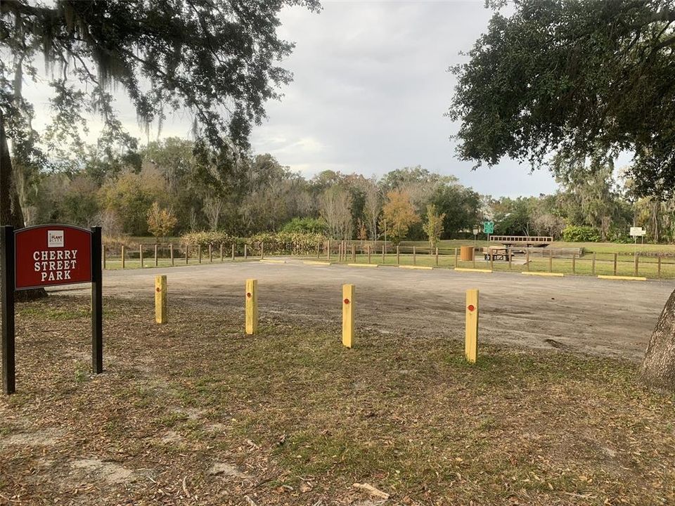 For Sale: $324,900 (3 beds, 2 baths, 1741 Square Feet)