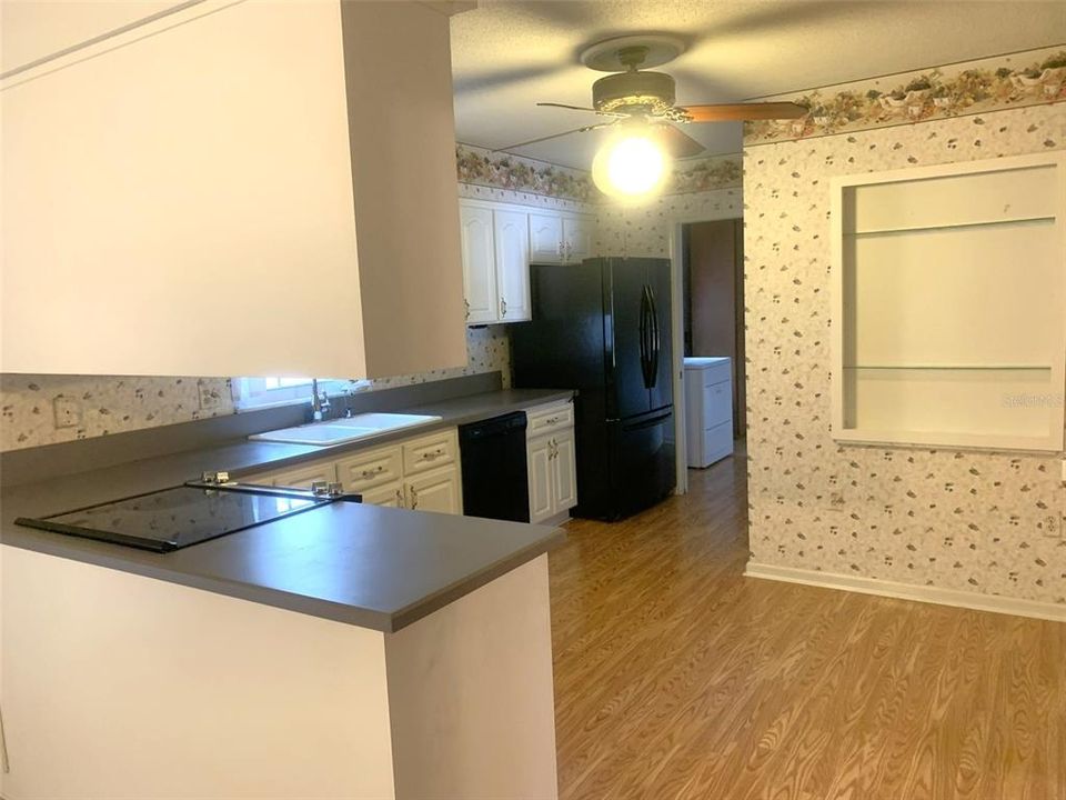 For Sale: $324,900 (3 beds, 2 baths, 1741 Square Feet)