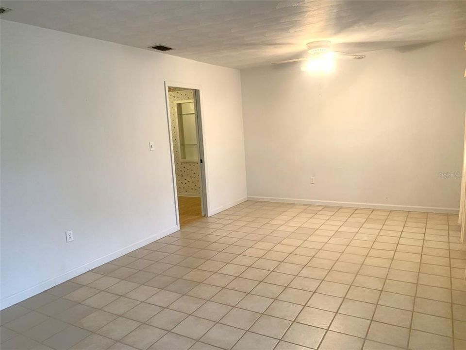 For Sale: $324,900 (3 beds, 2 baths, 1741 Square Feet)