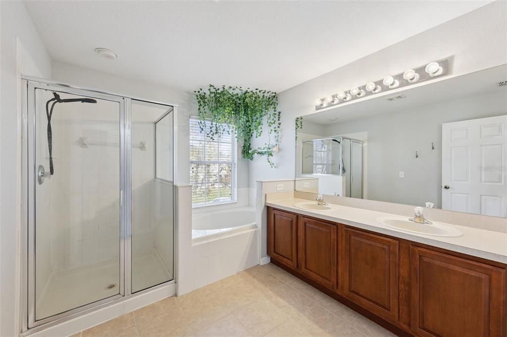 待售: $355,000 (3 贝兹, 2 浴室, 2165 平方英尺)