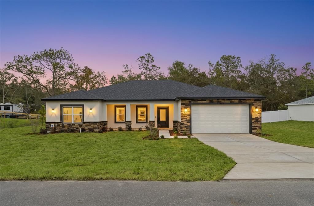 待售: $449,000 (4 贝兹, 3 浴室, 2345 平方英尺)