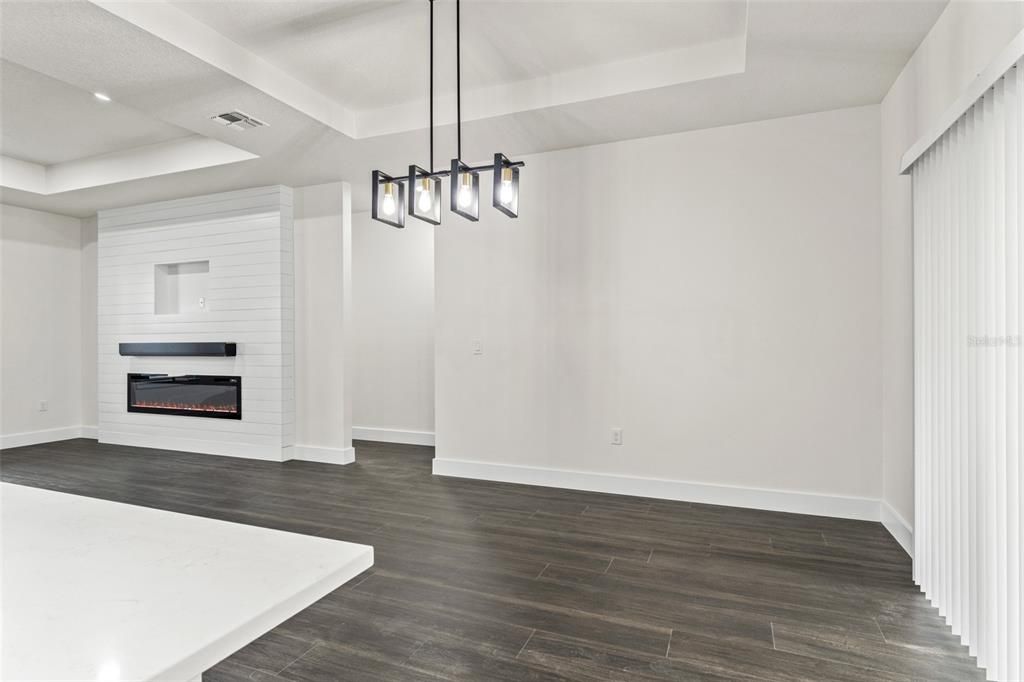 待售: $449,000 (4 贝兹, 3 浴室, 2345 平方英尺)