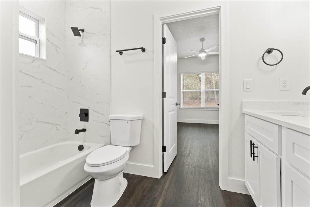 待售: $449,000 (4 贝兹, 3 浴室, 2345 平方英尺)