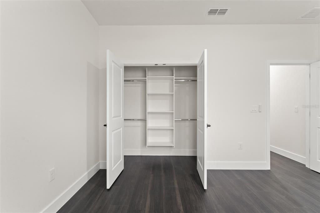 待售: $449,000 (4 贝兹, 3 浴室, 2345 平方英尺)