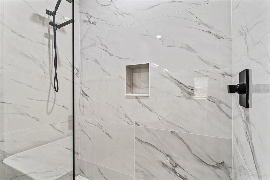 待售: $449,000 (4 贝兹, 3 浴室, 2345 平方英尺)