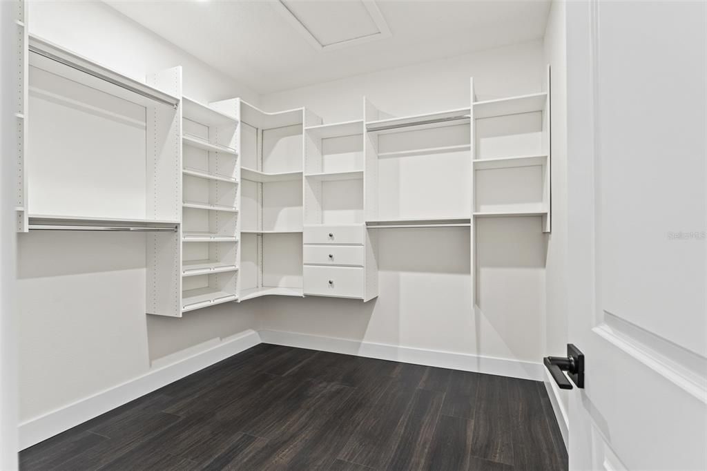 待售: $449,000 (4 贝兹, 3 浴室, 2345 平方英尺)