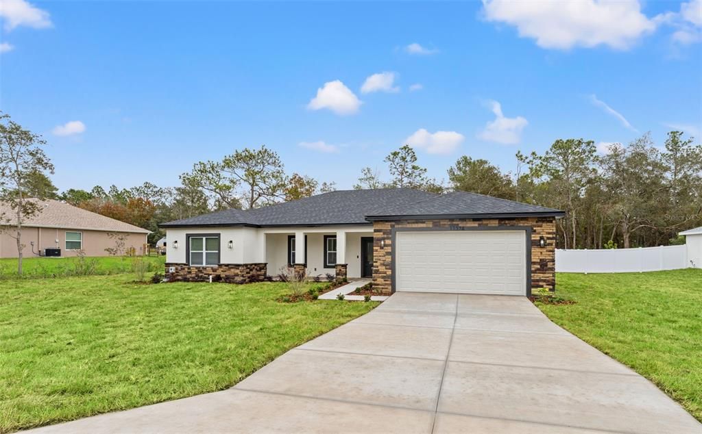 待售: $449,000 (4 贝兹, 3 浴室, 2345 平方英尺)