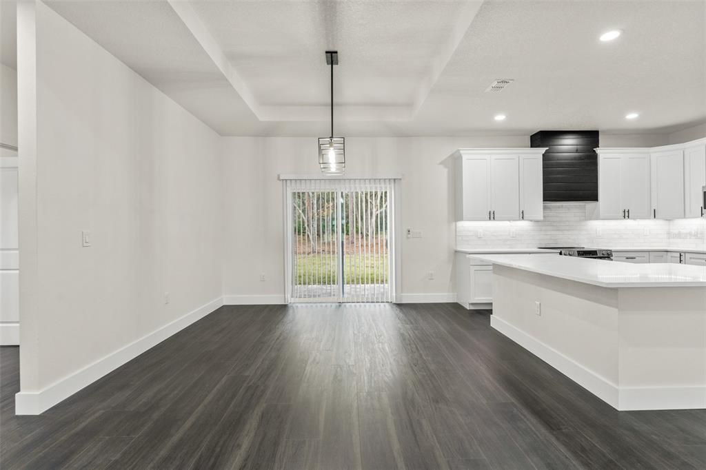 待售: $449,000 (4 贝兹, 3 浴室, 2345 平方英尺)