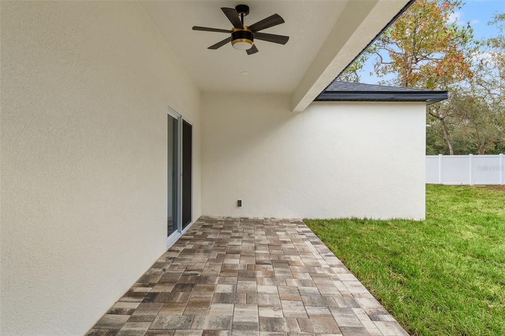 待售: $449,000 (4 贝兹, 3 浴室, 2345 平方英尺)