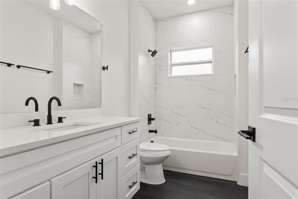 待售: $449,000 (4 贝兹, 3 浴室, 2345 平方英尺)