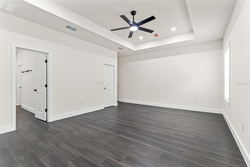 待售: $449,000 (4 贝兹, 3 浴室, 2345 平方英尺)