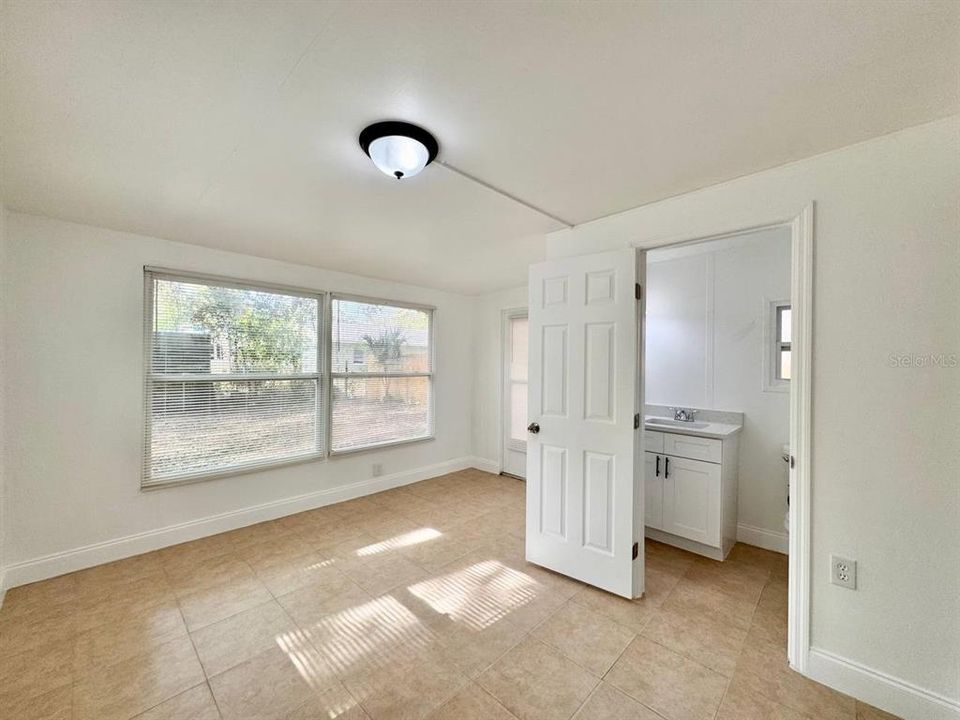 В аренду: $1,600 (2 спален, 1 ванн, 1000 Квадратных фут)