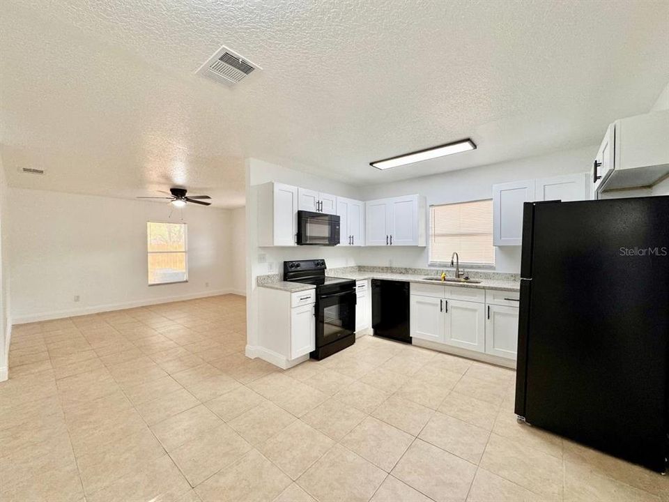 В аренду: $1,600 (2 спален, 1 ванн, 1000 Квадратных фут)