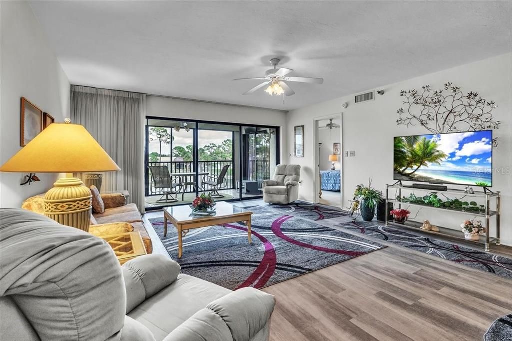 For Sale: $190,000 (2 beds, 2 baths, 1405 Square Feet)