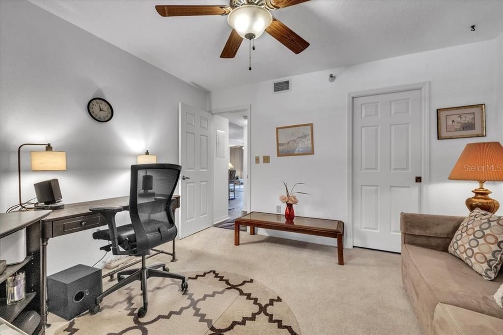 For Sale: $190,000 (2 beds, 2 baths, 1405 Square Feet)