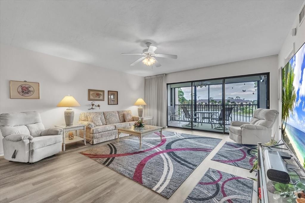 For Sale: $190,000 (2 beds, 2 baths, 1405 Square Feet)