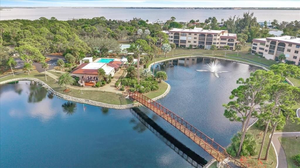 For Sale: $190,000 (2 beds, 2 baths, 1405 Square Feet)