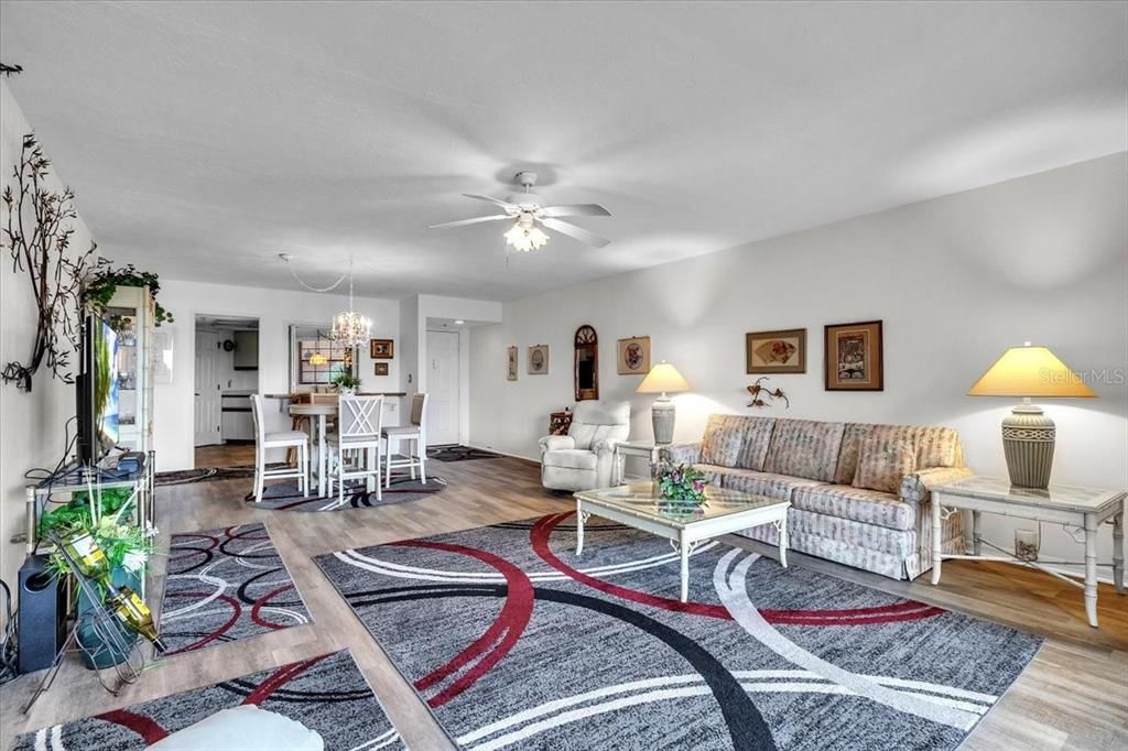 For Sale: $190,000 (2 beds, 2 baths, 1405 Square Feet)