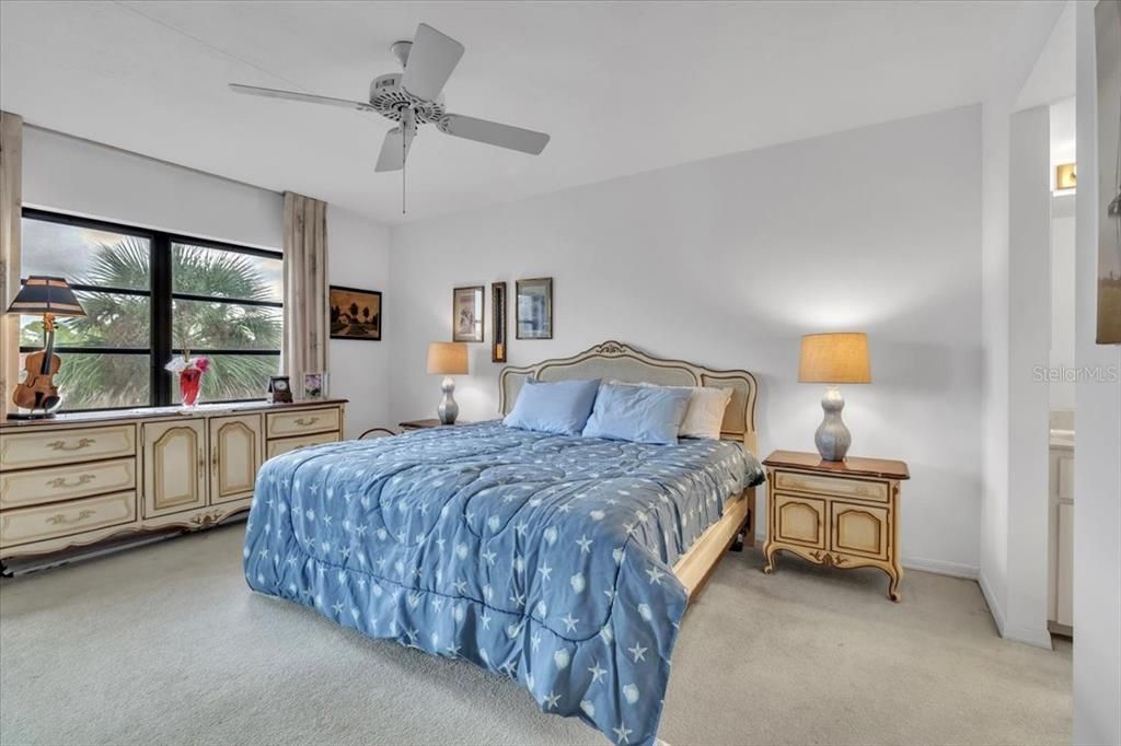 For Sale: $190,000 (2 beds, 2 baths, 1405 Square Feet)