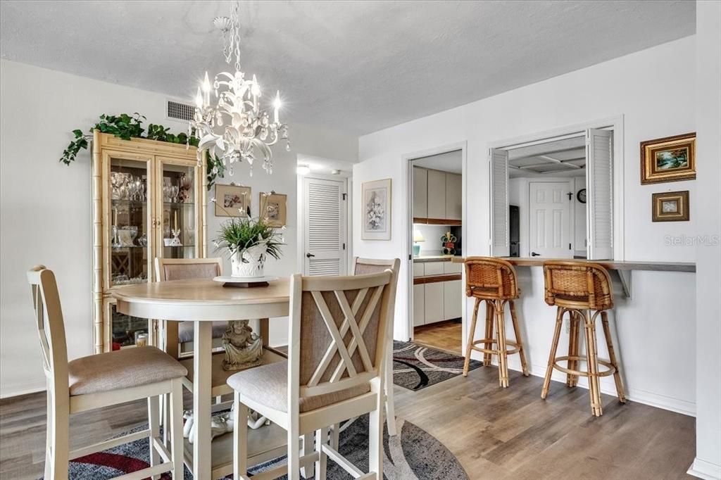 For Sale: $190,000 (2 beds, 2 baths, 1405 Square Feet)