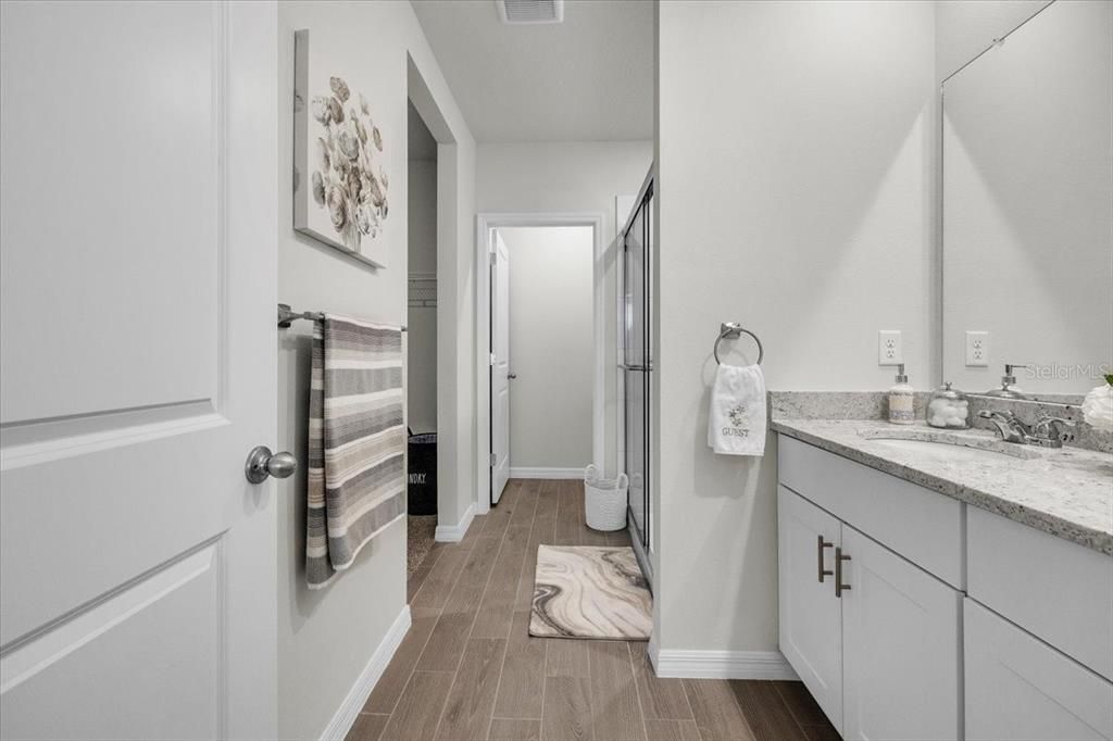 En Venta: $335,000 (4 camas, 2 baños, 1680 Pies cuadrados)