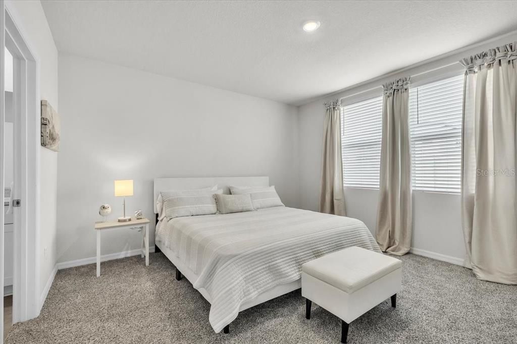 En Venta: $335,000 (4 camas, 2 baños, 1680 Pies cuadrados)