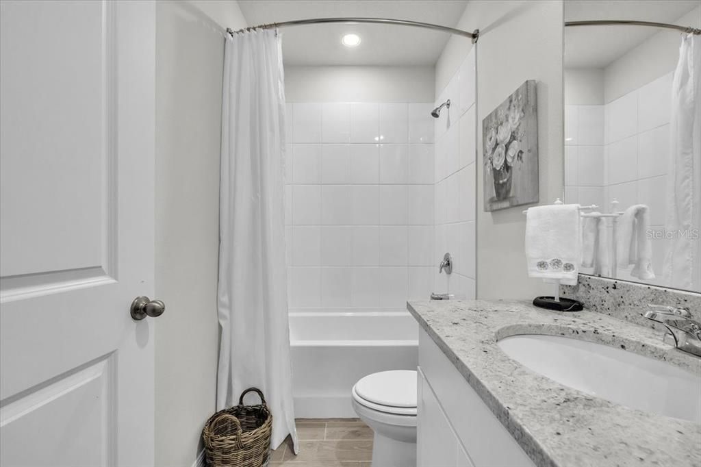 En Venta: $335,000 (4 camas, 2 baños, 1680 Pies cuadrados)