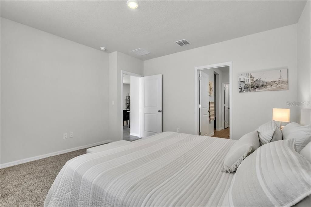 En Venta: $335,000 (4 camas, 2 baños, 1680 Pies cuadrados)