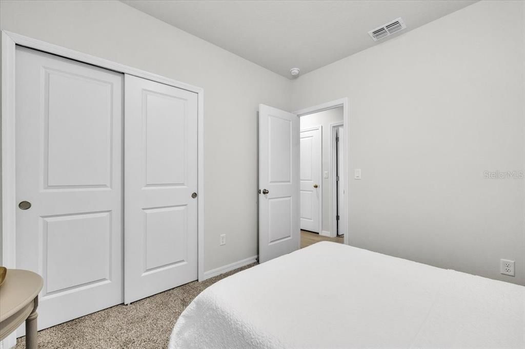 En Venta: $335,000 (4 camas, 2 baños, 1680 Pies cuadrados)