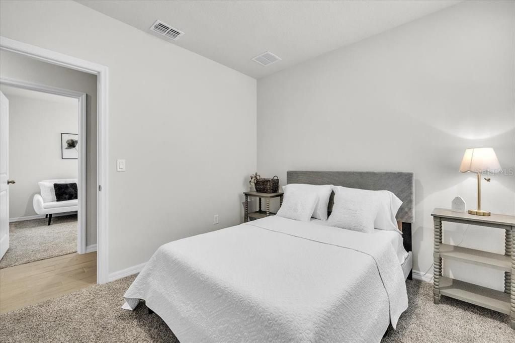 En Venta: $335,000 (4 camas, 2 baños, 1680 Pies cuadrados)