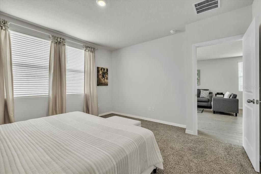 En Venta: $335,000 (4 camas, 2 baños, 1680 Pies cuadrados)