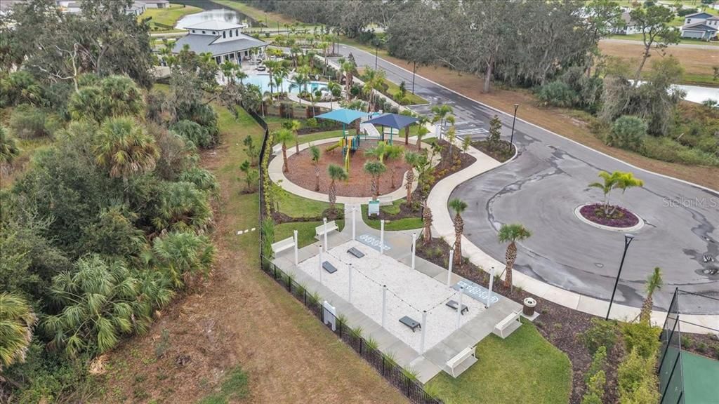 En Venta: $335,000 (4 camas, 2 baños, 1680 Pies cuadrados)