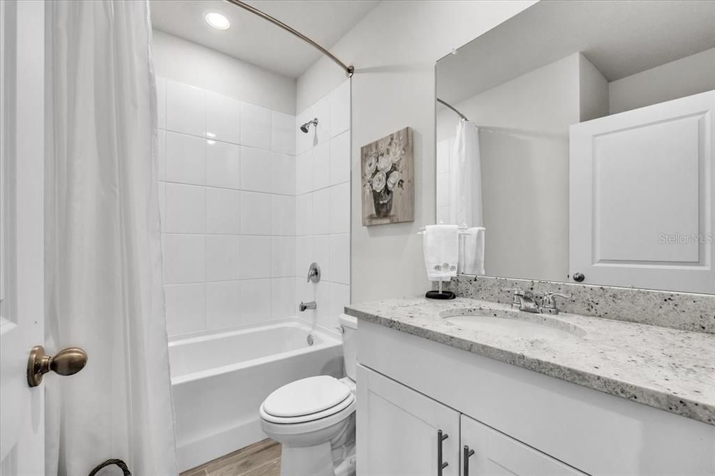 En Venta: $335,000 (4 camas, 2 baños, 1680 Pies cuadrados)