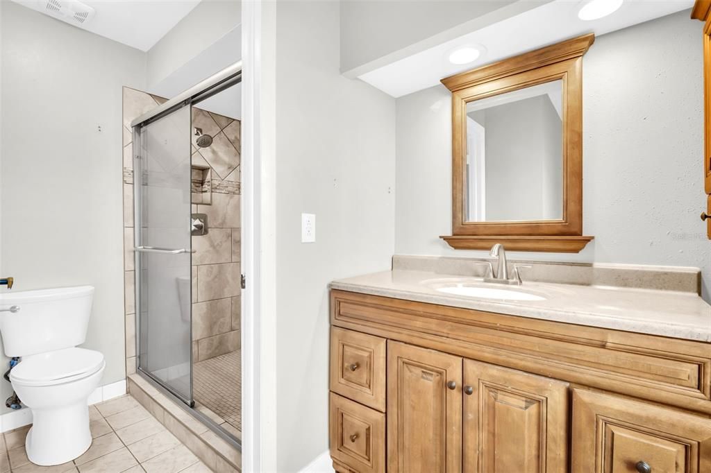 For Sale: $400,000 (3 beds, 2 baths, 1700 Square Feet)