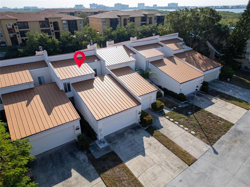 For Sale: $400,000 (3 beds, 2 baths, 1700 Square Feet)