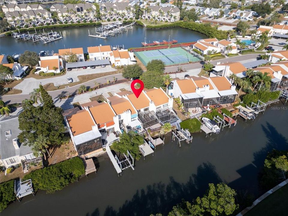 For Sale: $400,000 (3 beds, 2 baths, 1700 Square Feet)