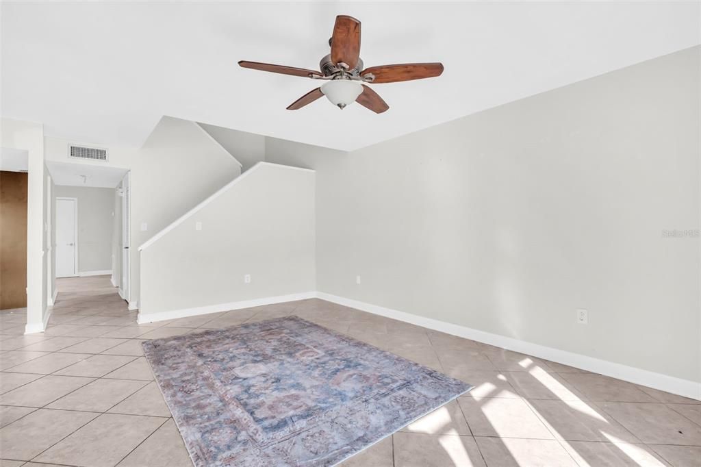 For Sale: $400,000 (3 beds, 2 baths, 1700 Square Feet)