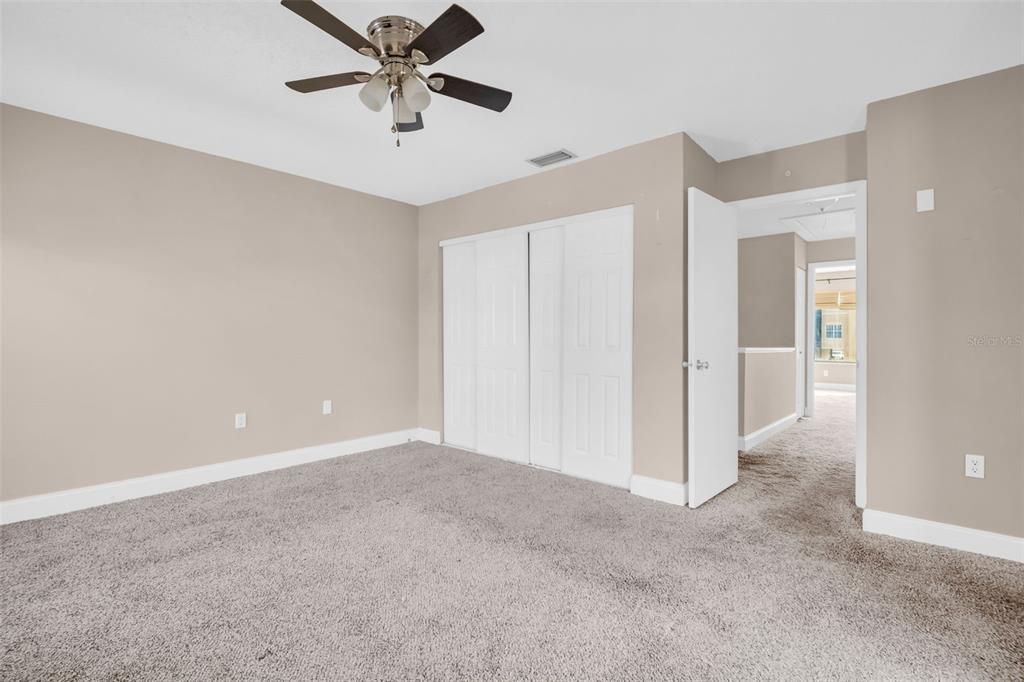 For Sale: $400,000 (3 beds, 2 baths, 1700 Square Feet)