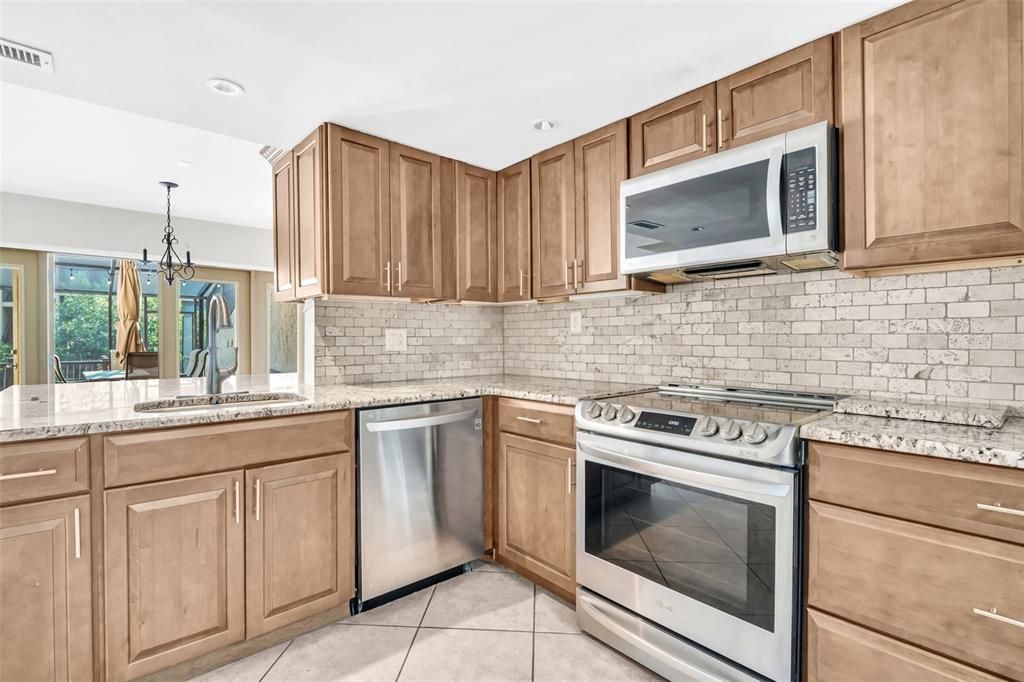 For Sale: $400,000 (3 beds, 2 baths, 1700 Square Feet)