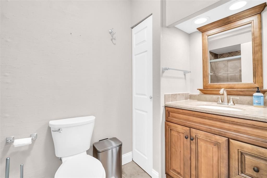 For Sale: $400,000 (3 beds, 2 baths, 1700 Square Feet)