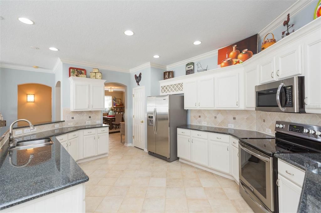 待售: $569,900 (3 贝兹, 3 浴室, 2715 平方英尺)