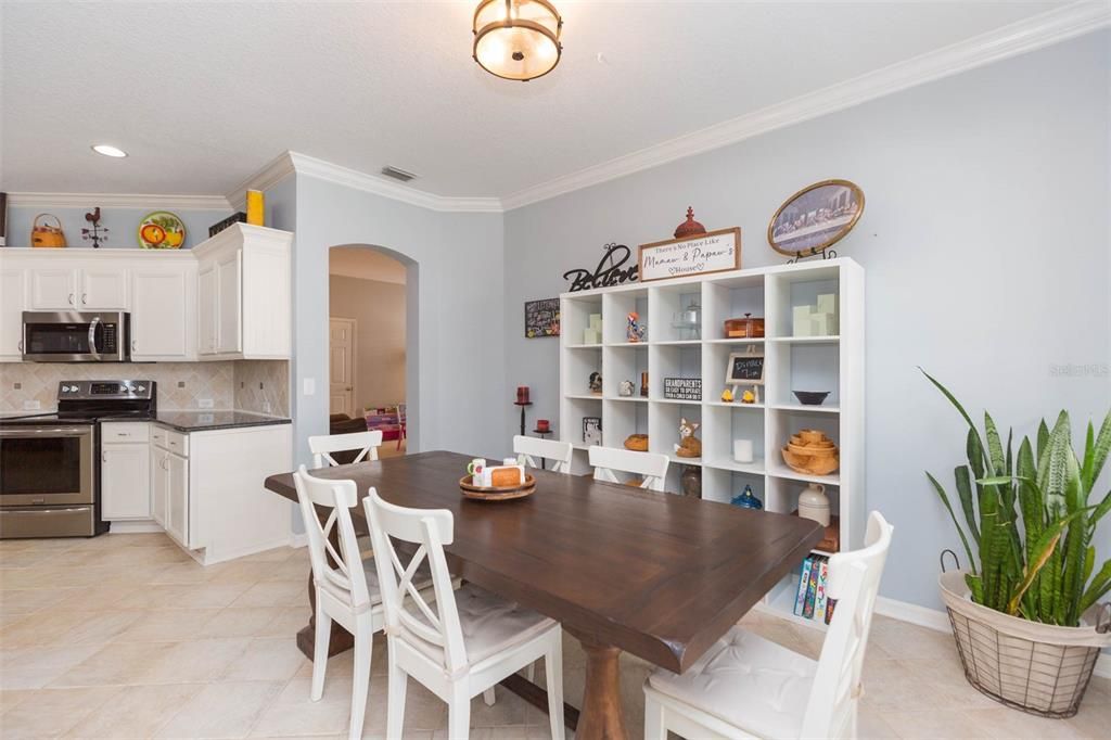 待售: $569,900 (3 贝兹, 3 浴室, 2715 平方英尺)