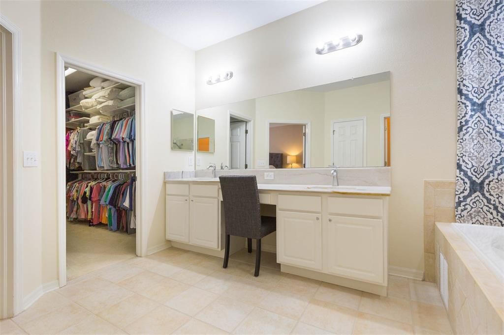 待售: $569,900 (3 贝兹, 3 浴室, 2715 平方英尺)