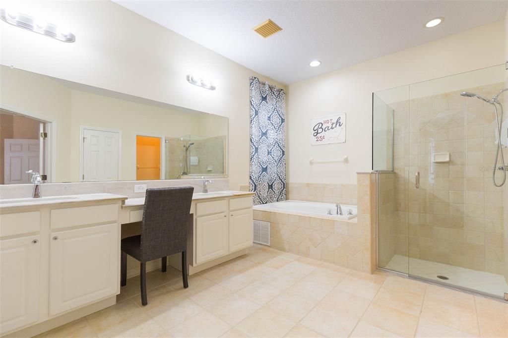 待售: $569,900 (3 贝兹, 3 浴室, 2715 平方英尺)