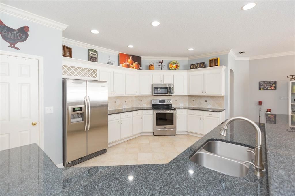 待售: $569,900 (3 贝兹, 3 浴室, 2715 平方英尺)