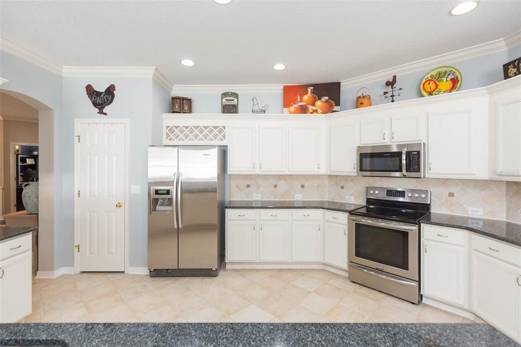 待售: $569,900 (3 贝兹, 3 浴室, 2715 平方英尺)